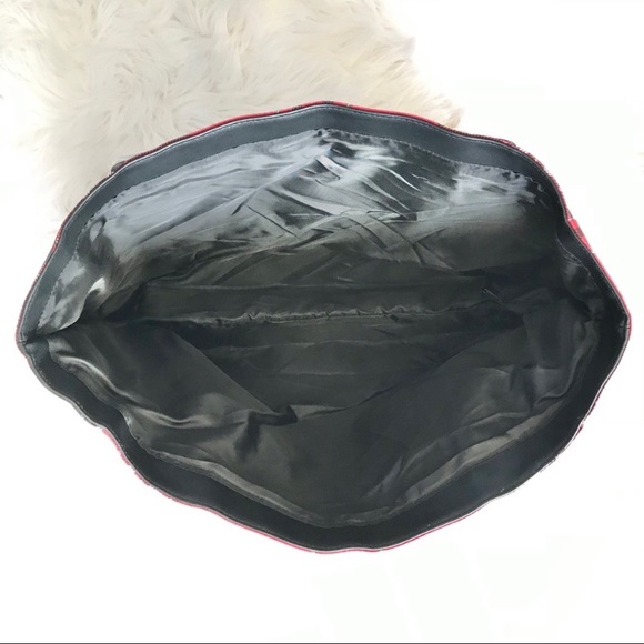 Victoria’s Secret red and black lace plaid tote - Picture 4 of 4